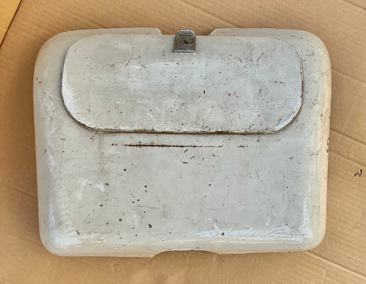 Vespa GS160 original paint NOS toolbox , no keys