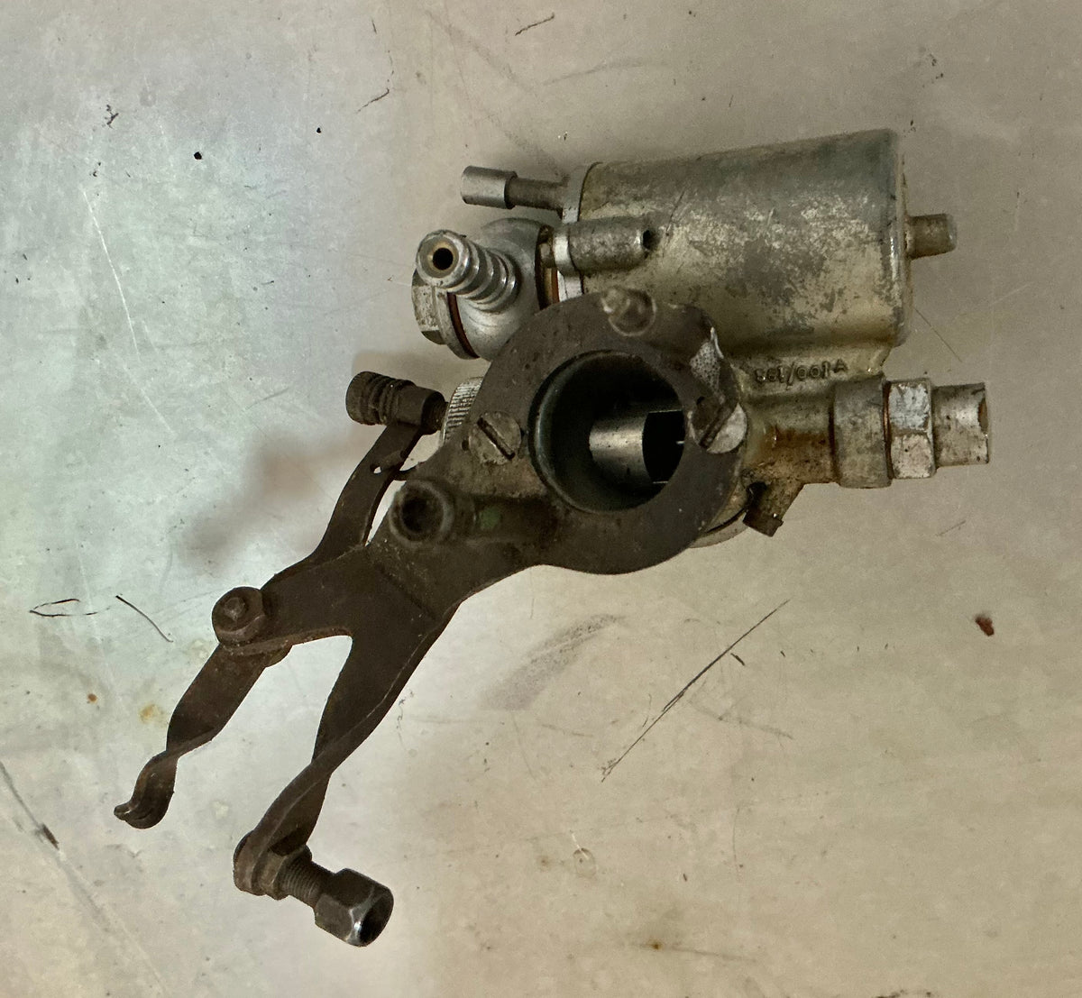 Vespa Douglas, original Amal carb & airbox. fits ROD & G models